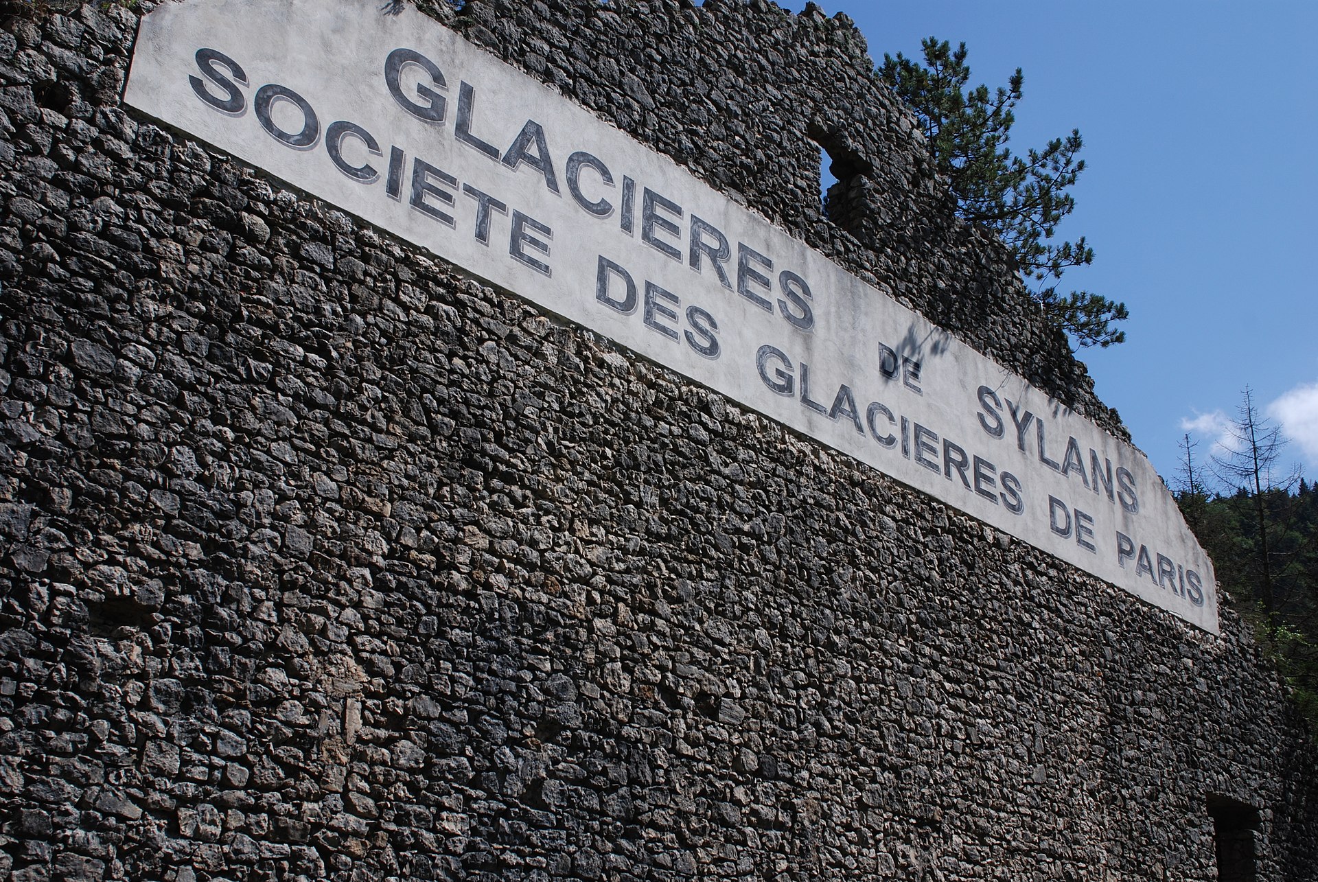 Glacière de Sylans & Musée de la Résistance de Nantua
