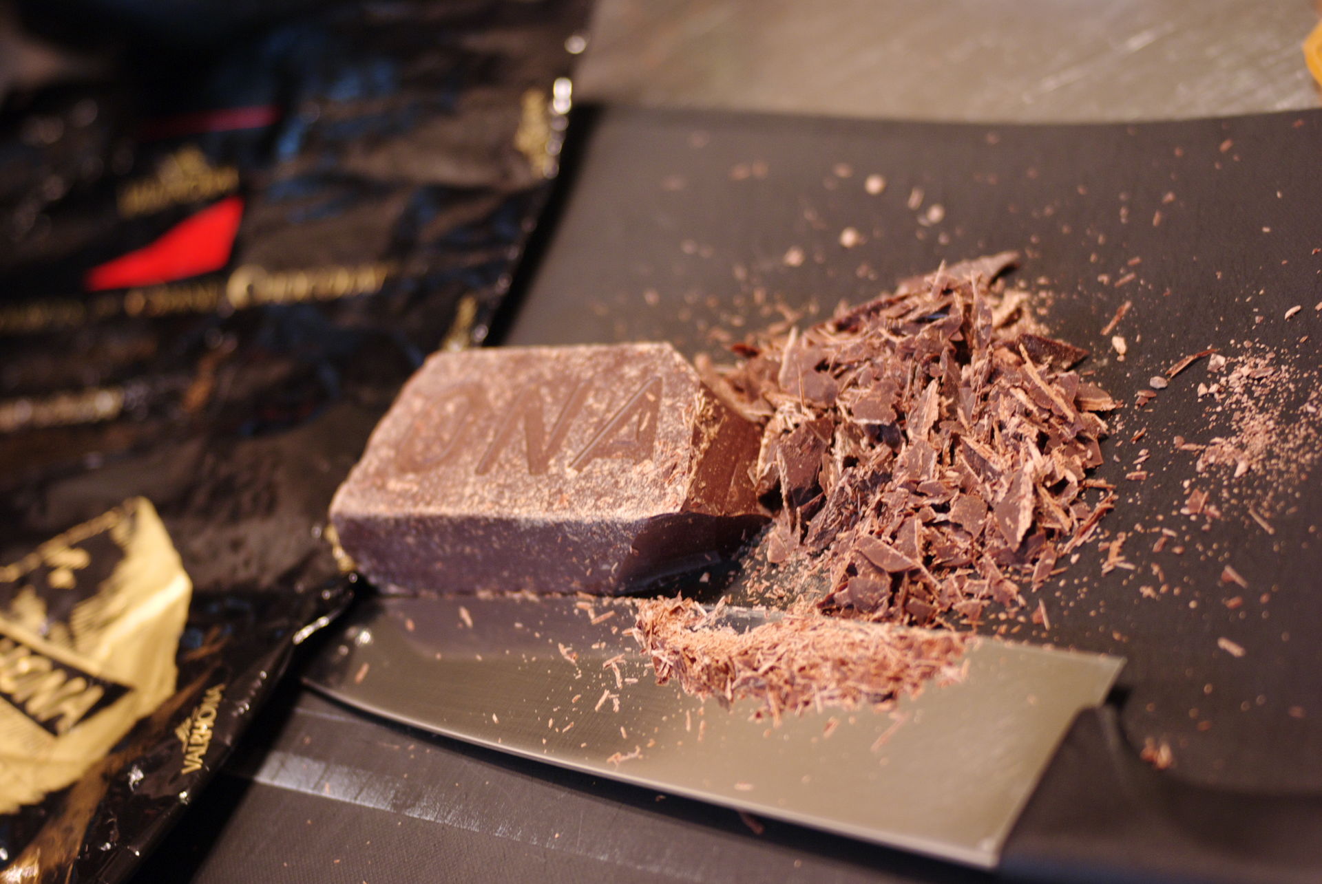 Chocolat coupé finement de Valrhona